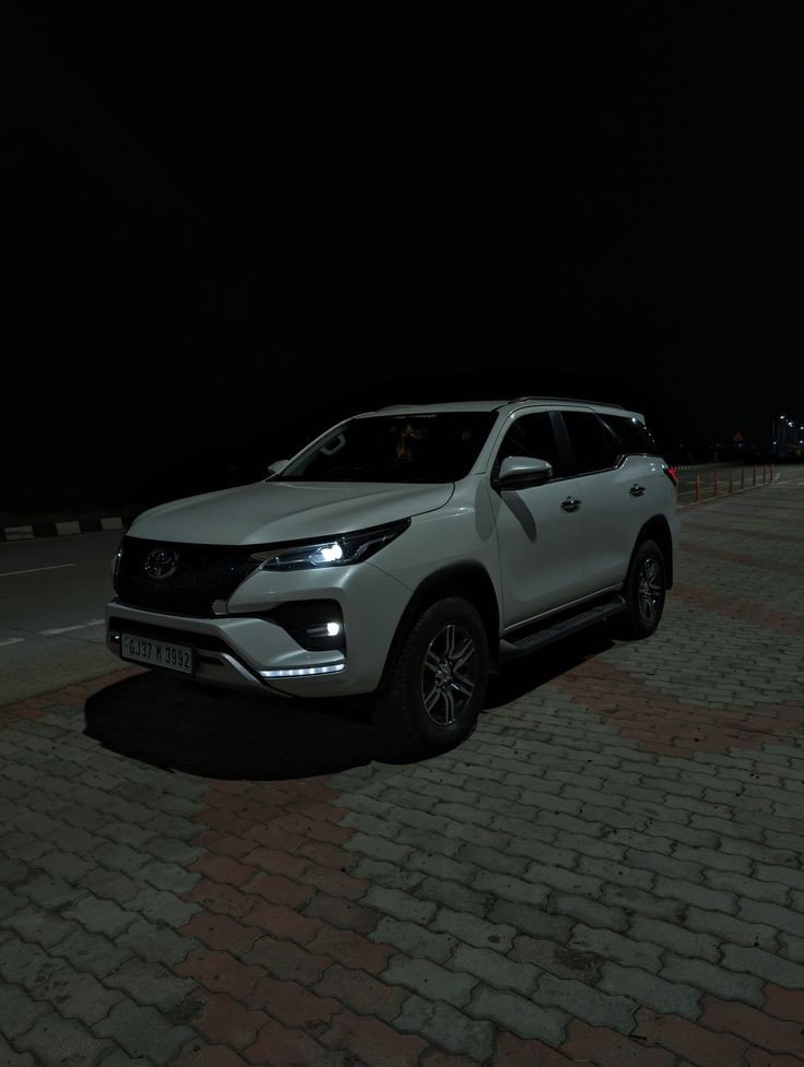 fortuner wallpaper fortuner wallpaper
